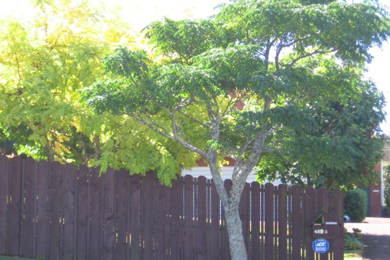 Photo of property in 1/461 Beach Road, Murrays Bay, Auckland, 0630