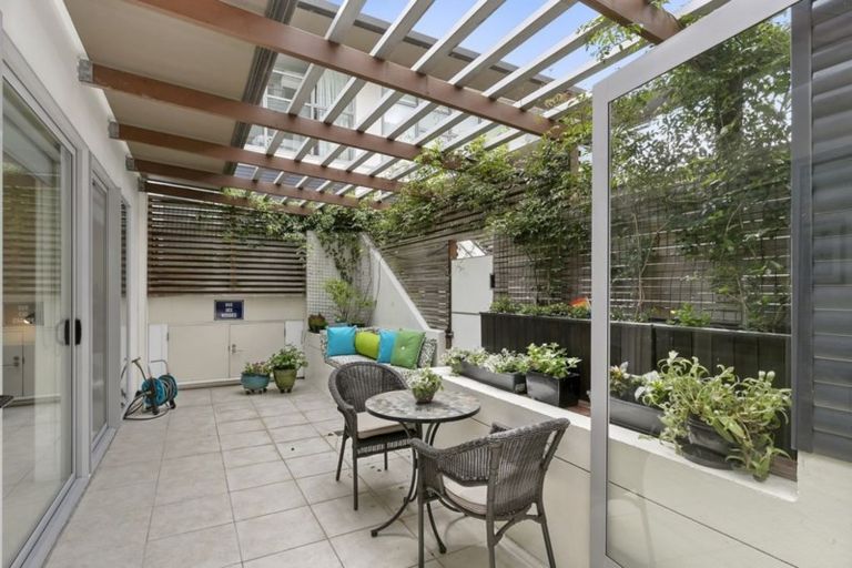 Photo of property in Sol Apartments, 27/37 Jessie Street, Te Aro, Wellington, 6011