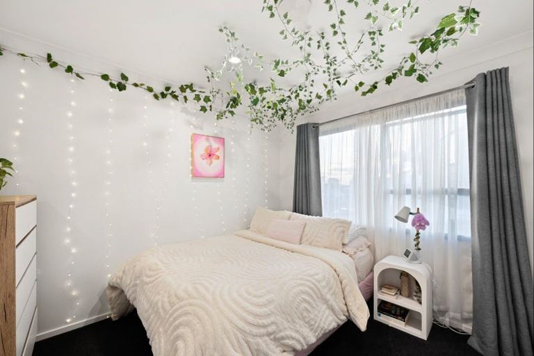 Photo of property in 22 Gilbass Avenue, Hamilton Lake, Hamilton, 3204