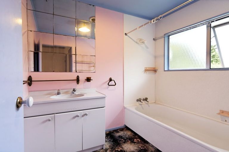 Photo of property in 8/133 Hutchinson Avenue, New Lynn, Auckland, 0600