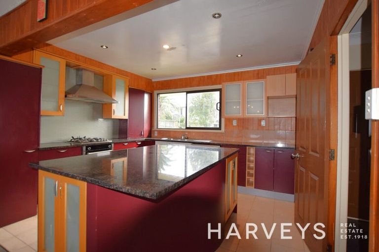 Photo of property in 52 Tiroroa Avenue, Te Atatu South, Auckland, 0610