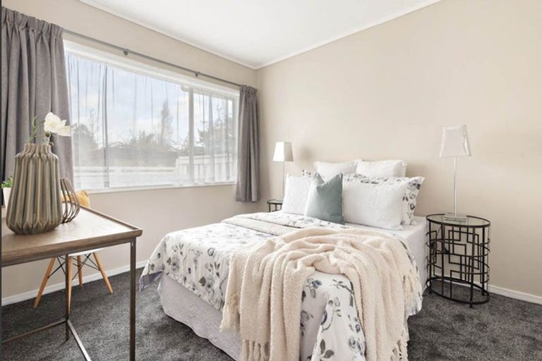 Photo of property in 2/118 Lynwood Road, New Lynn, Auckland, 0600