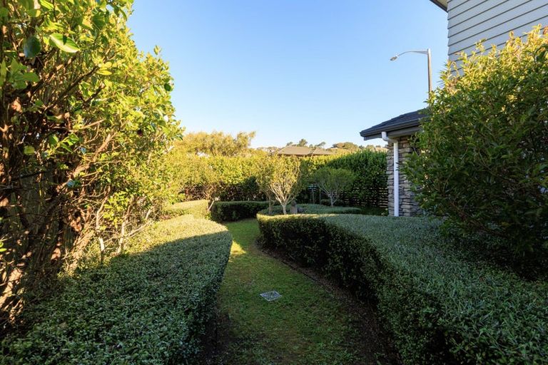 Photo of property in 202 Westchester Drive, Churton Park, Wellington, 6037