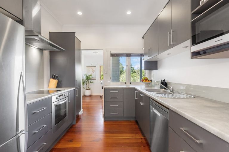 Photo of property in 70 Park Road, Glenfield, Auckland, 0629