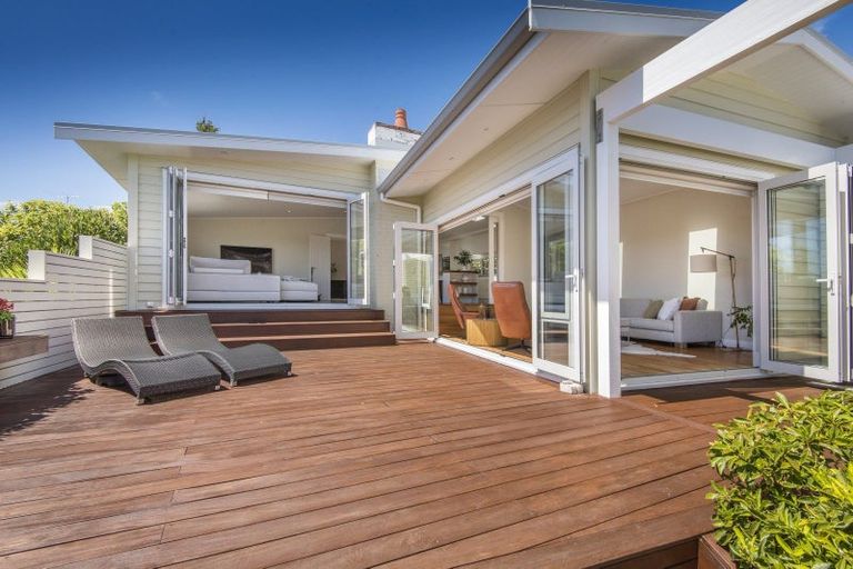 Photo of property in 120 Aberdeen Road, Campbells Bay, Auckland, 0620