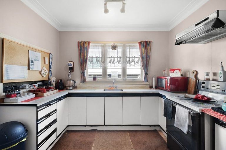 Photo of property in 1/20 Takutai Avenue, Bucklands Beach, Auckland, 2012