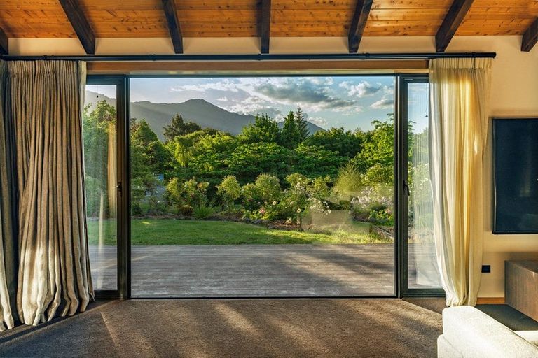Photo of property in 46 Ballantyne Road, Wanaka, 9305