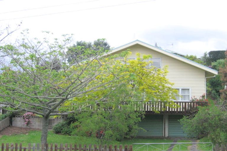 Photo of property in 15 Omokoroa Road, Omokoroa, 3114