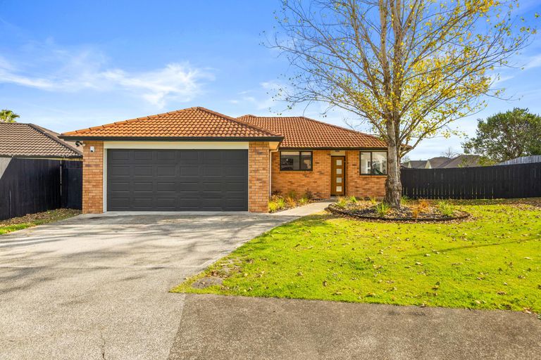 Photo of property in 185 Keri Vista Rise, Papakura, 2110