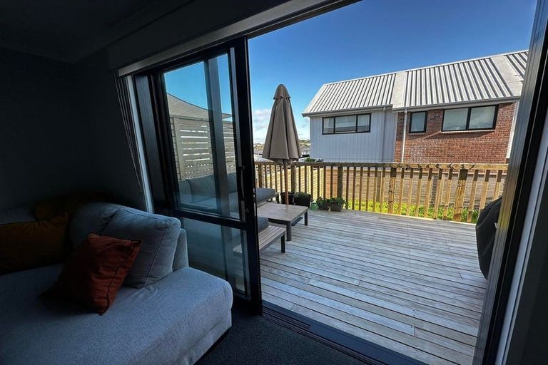 Photo of property in 21 Seafarer Crescent, Stanmore Bay, Whangaparaoa, 0932