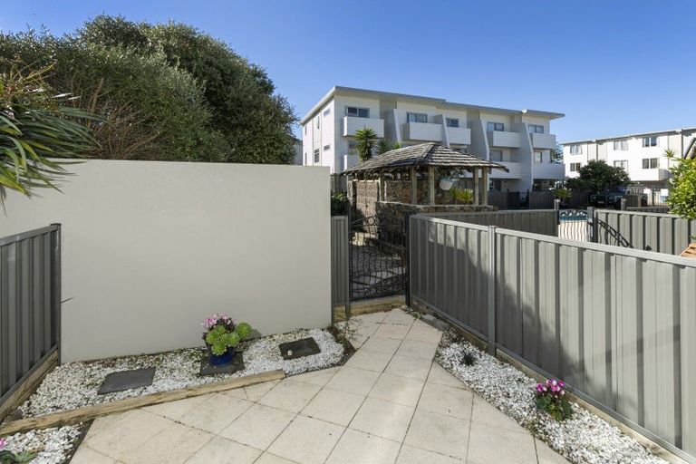 Photo of property in 8/3 Riverside Road, Orewa, 0931