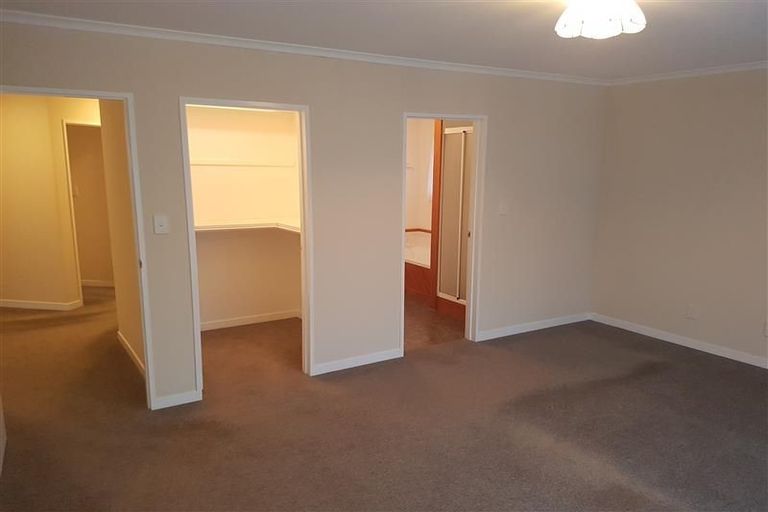 Photo of property in 4 Royal Oak Drive, Kelvin Grove, Palmerston North, 4414