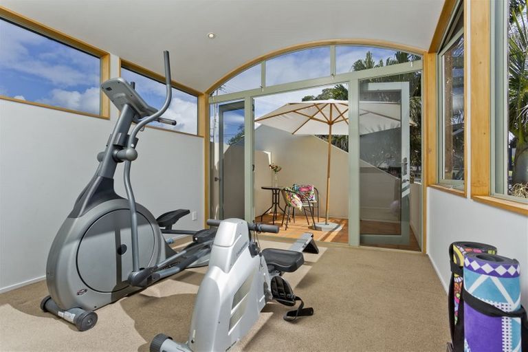 Photo of property in 2/14 Hastings Road, Mairangi Bay, Auckland, 0630