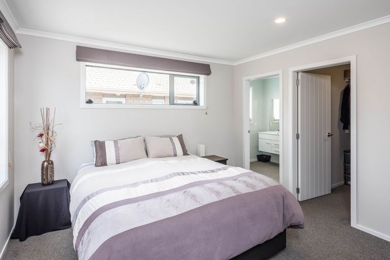 Photo of property in 94 Mazengarb Road, Paraparaumu Beach, Paraparaumu, 5032