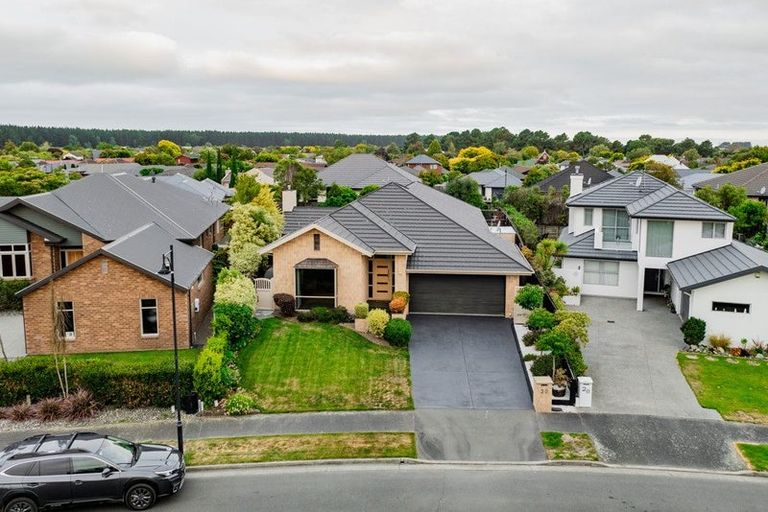 Photo of property in 30 Titirangi Crescent, Parklands, Christchurch, 8083