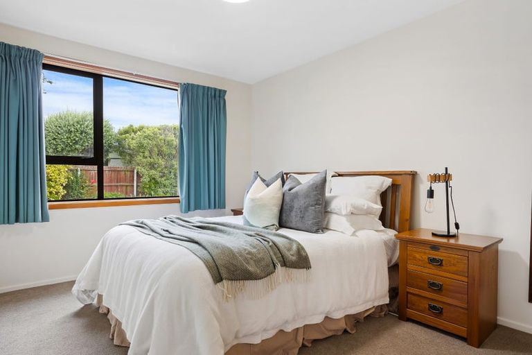 Photo of property in 11a Woodstock Place, Russley, Christchurch, 8042