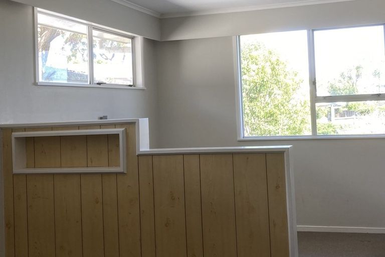 Photo of property in 75 Gossamer Drive, Pakuranga Heights, Auckland, 2010
