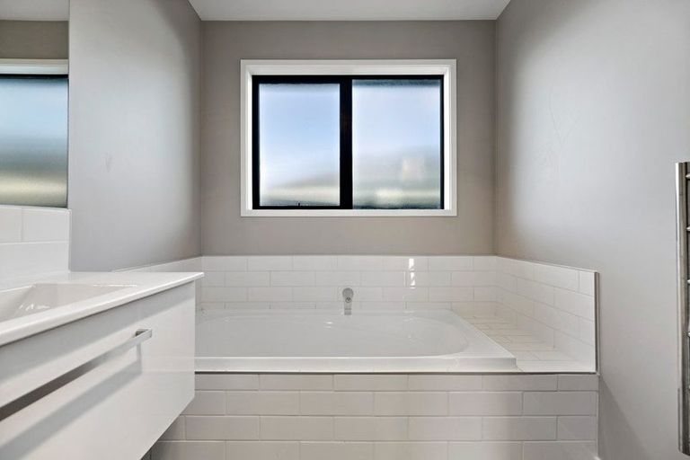 Photo of property in 6 Masons Court, Lower Shotover, Queenstown, 9304