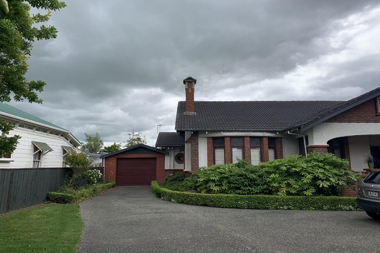 Photo of property in 353 Featherston Street, Palmerston North, 4414