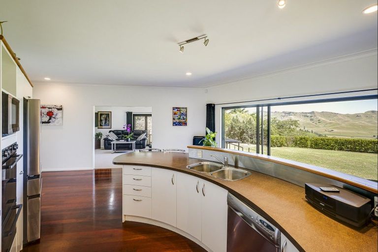 Photo of property in 35 Raratu Road, Kahuranaki, Havelock North, 4295