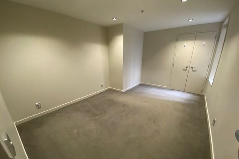 Photo of property in Piermont Apartments, 1a/82 Cable Street, Te Aro, Wellington, 6011