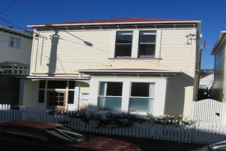 Photo of property in 70 Roxburgh Street, Mount Victoria, Wellington, 6011