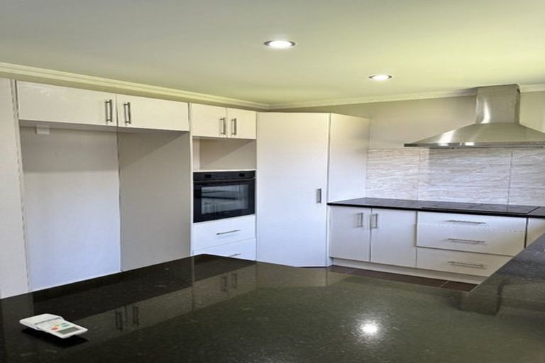 Photo of property in 73a Robert Skelton Place, Clendon Park, Auckland, 2103