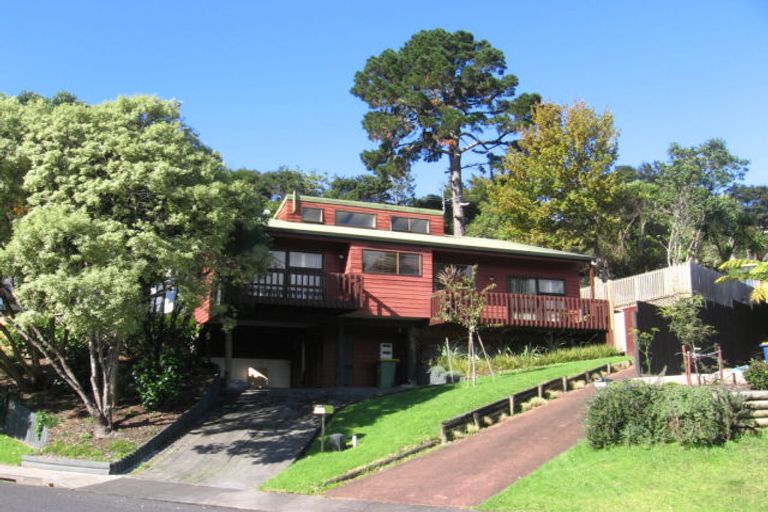 Photo of property in 84 Daffodil Street, Titirangi, Auckland, 0604