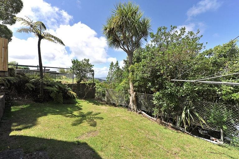 Photo of property in 107 The Ridgeway, Mornington, Wellington, 6021