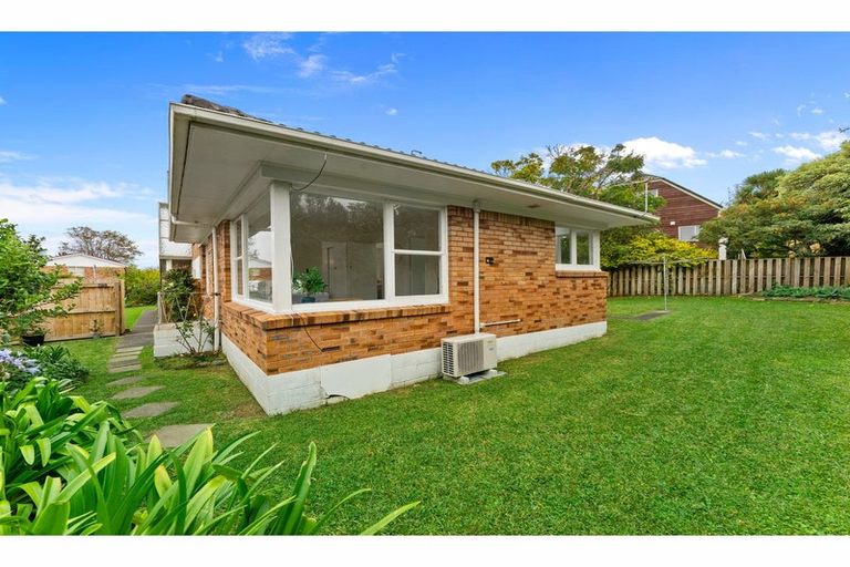 Photo of property in 2/53 Richards Avenue, Forrest Hill, Auckland, 0620