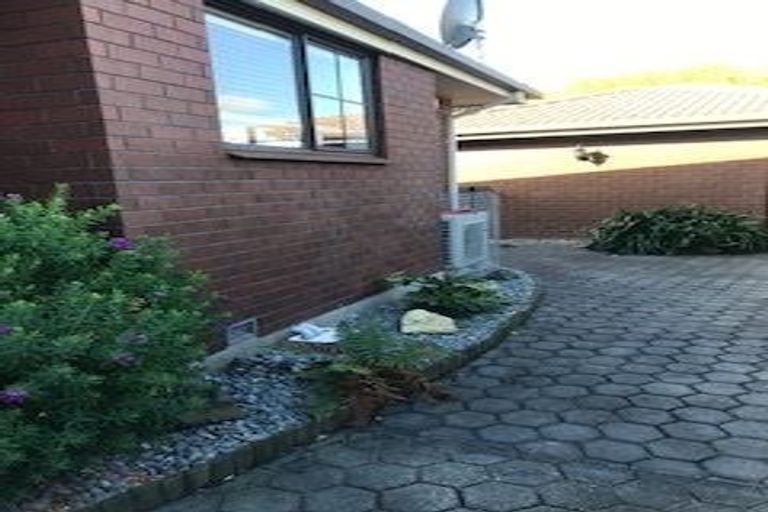 Photo of property in 93 Royal Park Drive, Parklands, Christchurch, 8083