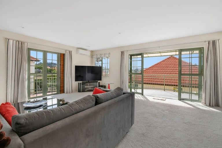 Photo of property in 24 Parkwood Crescent, Gulf Harbour, Whangaparaoa, 0930