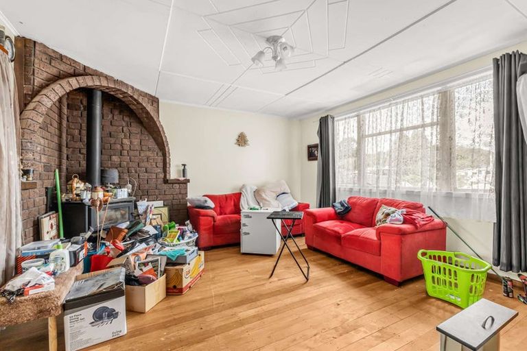 Photo of property in 14 Tawa Street, Inglewood, 4330