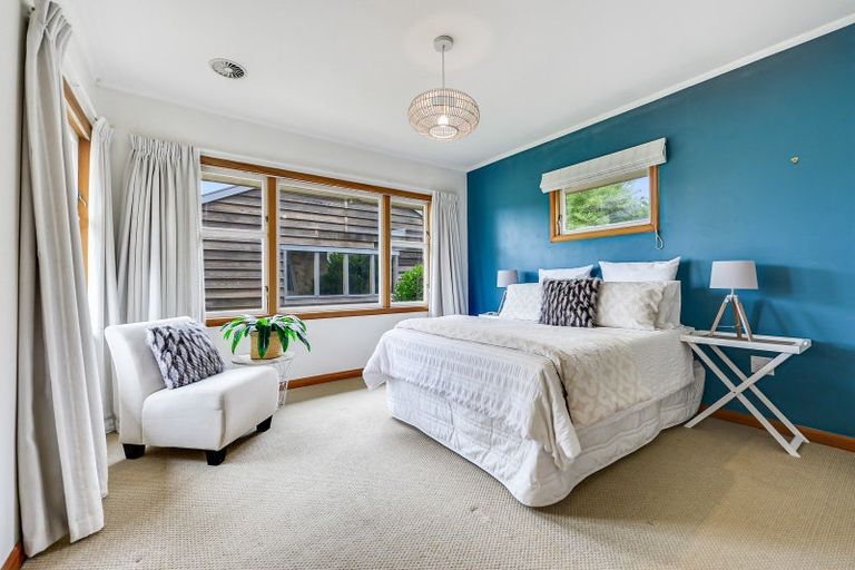 Photo of property in 53 Braid Road, St Andrews, Hamilton, 3200