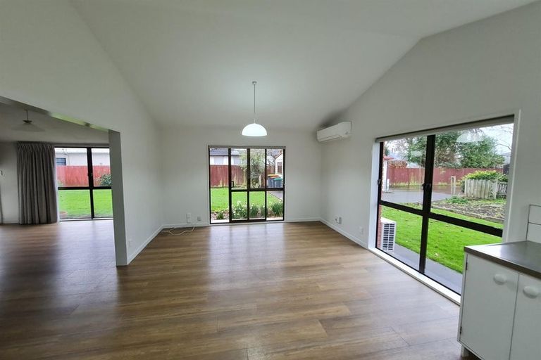 Photo of property in 1/17 Scotston Avenue, St Albans, Christchurch, 8052