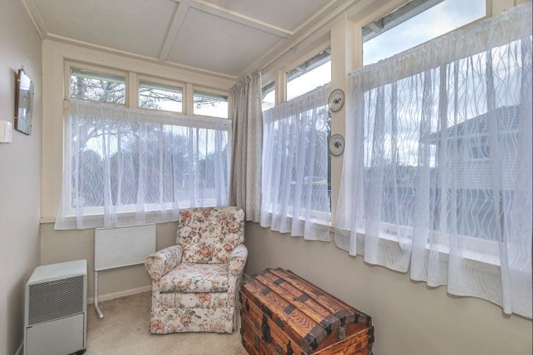 Photo of property in 48 Queenwood Road, Levin, 5510