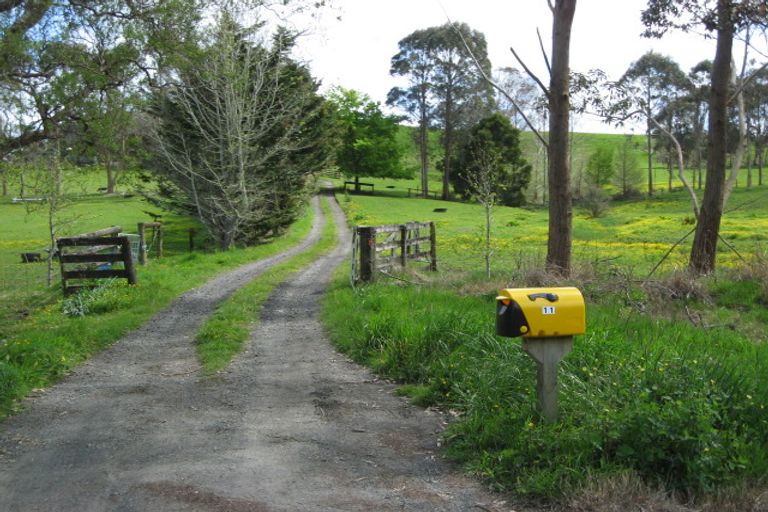 Photo of property in 11 Anzac Road, Waitakere, Auckland, 0816