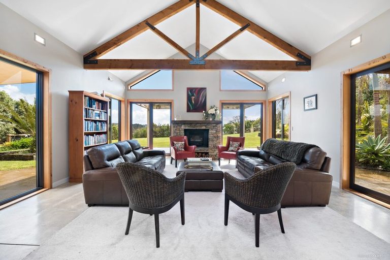 Photo of property in 65 Vaughans Road, Okura, Albany, 0792