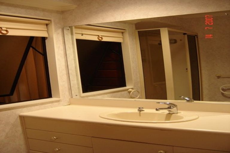 Photo of property in 1/1 Britannia Place, Half Moon Bay, Auckland, 2012