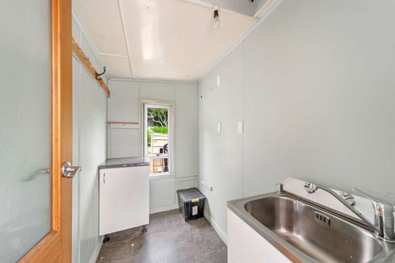 Photo of property in 28 Chatham Street, Waihola, Milton, 9073