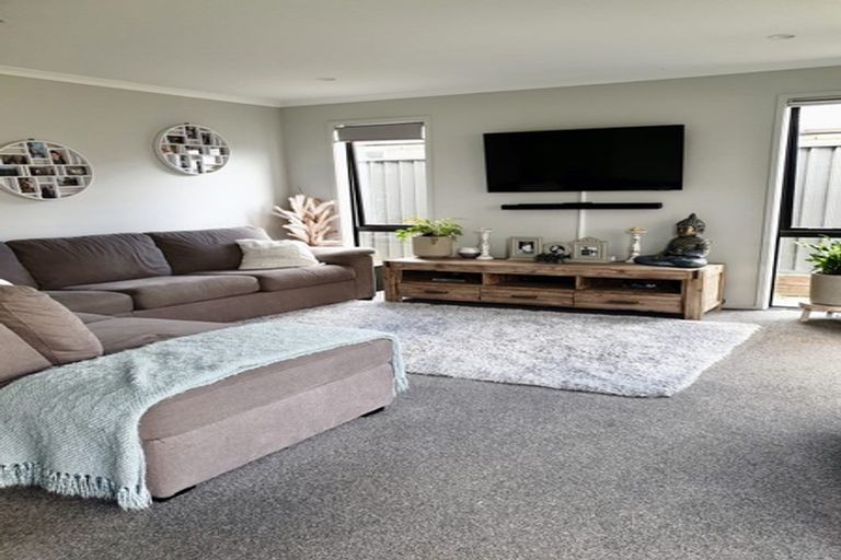 Photo of property in 16 Bridle Way, Omokoroa, 3114