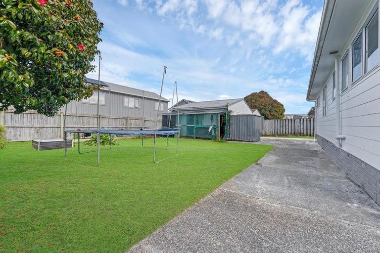 Photo of property in 14 Bedlington Avenue, Manurewa, Auckland, 2102
