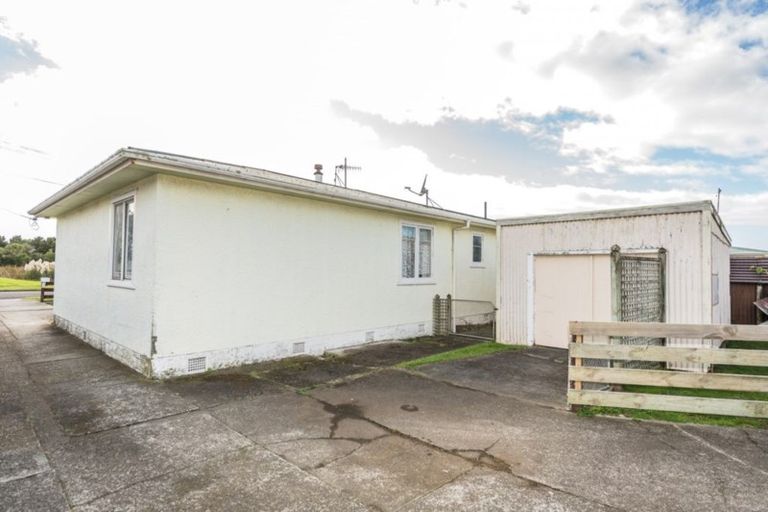 Photo of property in 34 Titoki Street, Castlecliff, Whanganui, 4501