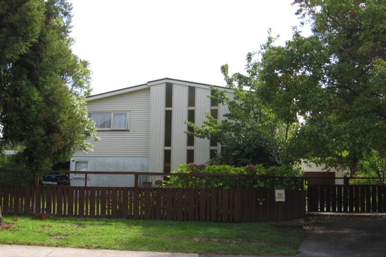 Photo of property in 43 Harrington Road, Henderson, Auckland, 0610