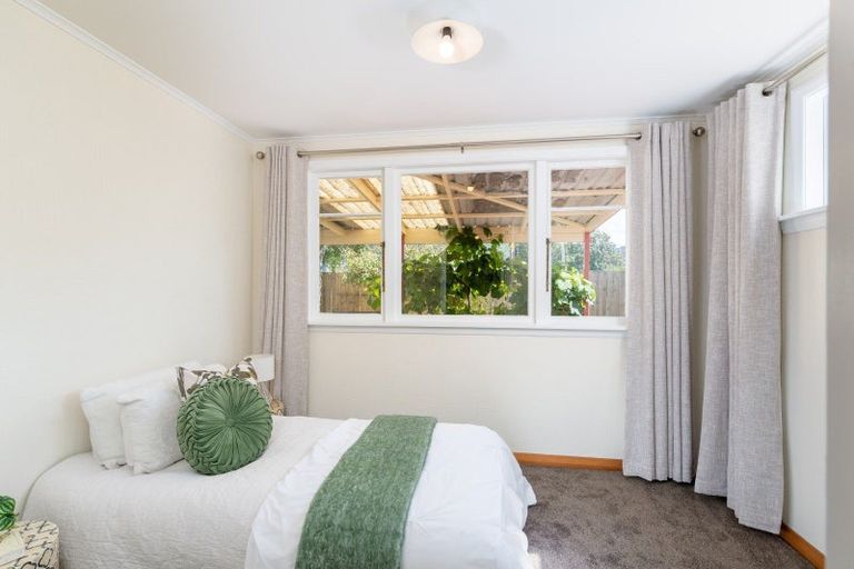 Photo of property in 5 Mangaroa Hill Road, Clouston Park, Upper Hutt, 5018