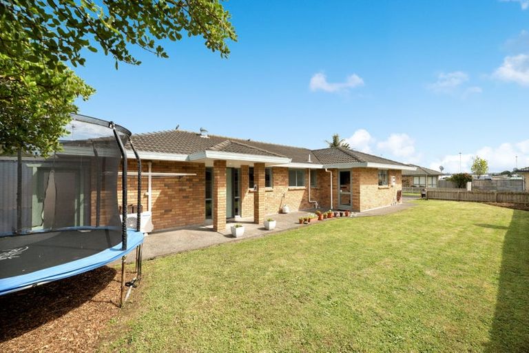 Photo of property in 6/72 Swanson Road, Henderson, Auckland, 0610