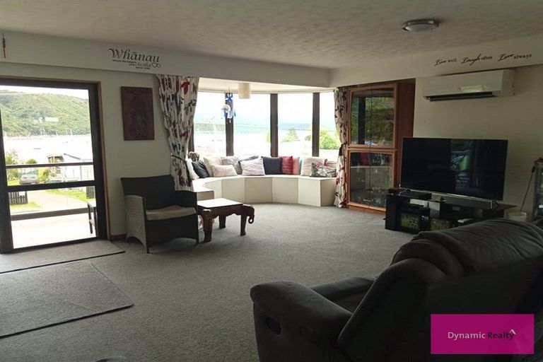 Photo of property in 318 Waikawa Road, Waikawa, Picton, 7220