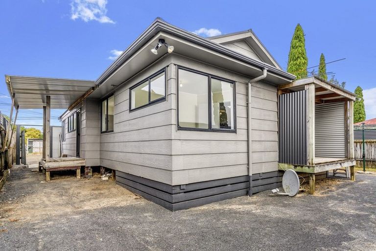 Photo of property in 125 Bruce Mclaren Road, Henderson, Auckland, 0612