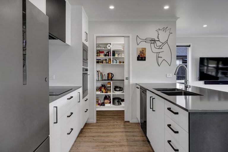 Photo of property in 51d Rata Street, Hawera, 4610