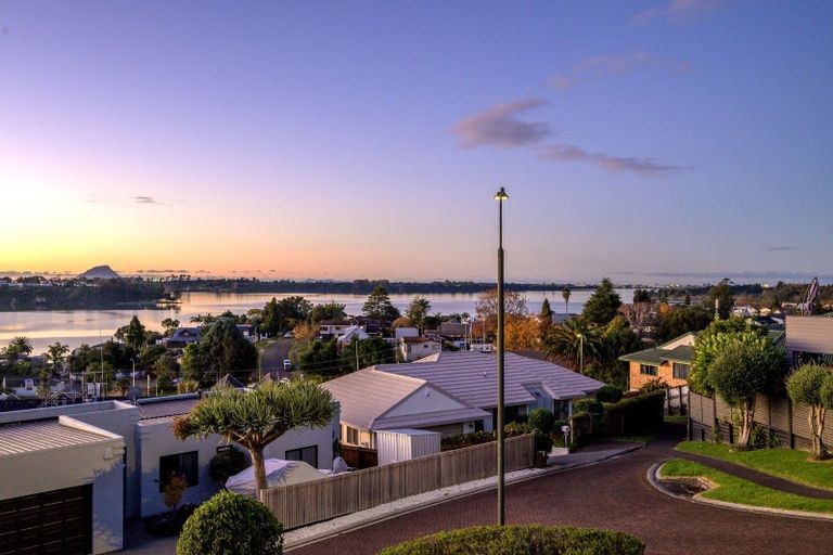 Photo of property in 29 Downing Place, Welcome Bay, Tauranga, 3112